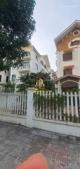 Hình ảnh dự án Biệt thự Phương Viên Viên nằm trong lõi khu đô thị Mailand Hanoi City (Splendora Bắc An Khánh). Vị trí tọa lạc tại thôn Phương Viên, xã Song Phương, huyện Hoài Đức (nay là xã Sơn Đồng), thành phố Hà Nội