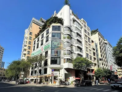 Hoàng Ngọc Building tọa lạc tại Số 4, Ngõ 82 Dịch Vọng Hậu (hoặc số 5, ngõ 72 Trần Thái Tông), phường Dịch Vọng Hậu, quận Cầu Giấy, Hà Nội - 4