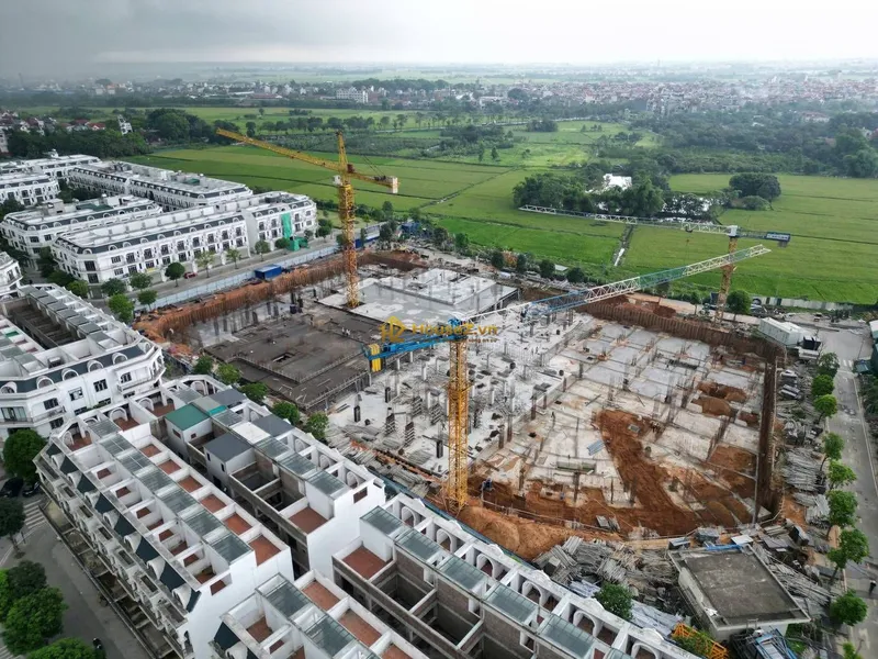 Hình ảnh dự án NOXH Uy Nỗ Đông Anh Dự án nhà ở xã hội Uy Nỗ Đông Anh (tên thương mại: Calyx Residence) tọa lạc ngay mặt tiền đường Cổ Loa, xã Uy Nỗ, huyện Đông Anh, thành phố Hà Nội (giao cắt với đường Cao Lỗ, gần khu vực trung tâm thị trấn Đông Anh cũ)