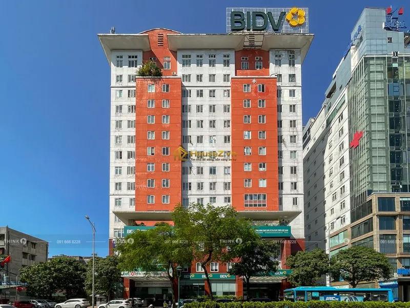 Hình ảnh dự án Tòa nhà Silver Wings Building (còn gọi là Silver Wings - Mekong Building) tọa lạc tại số 11 Nguyễn Văn Cừ (một số nguồn ghi số 137 cũ), phường Bồ Đề, quận Long Biên, Hà Nội.